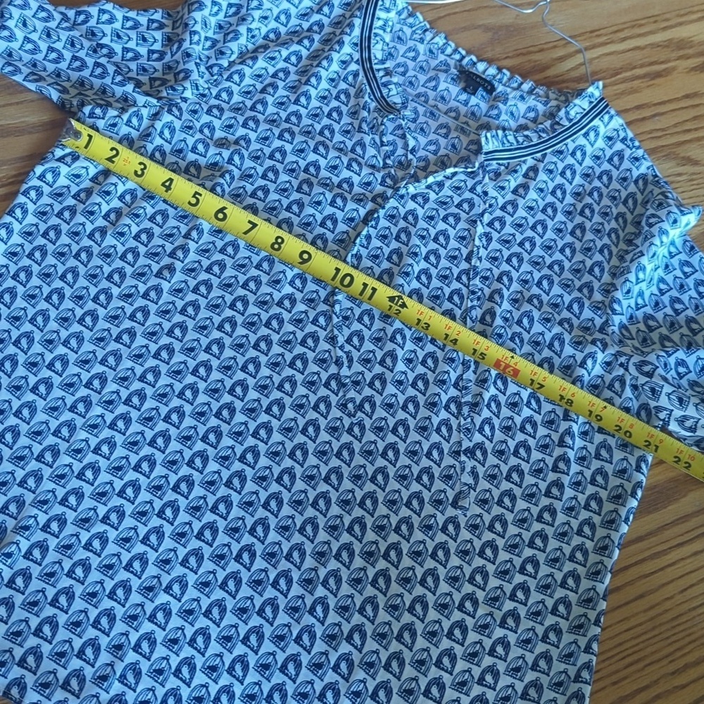 Talbots Grosgrain-Trim Crinkle Long Sleeve Drawstring Blouse Bird Print Size L - Picture 7 of 9